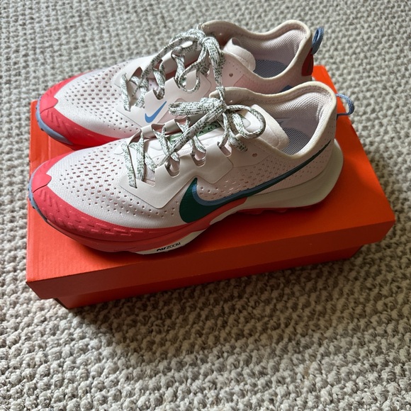 Women’s Nike Air Max Bella TR 4 - Picture 3 of 6